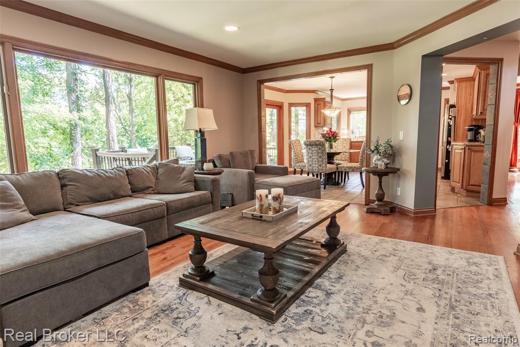 816 Seager Street, Commerce Twp, MI 48390 — Photo 12
