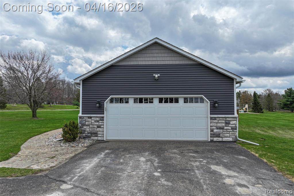 12420 Kipp Road, Goodrich Vlg, MI — Photo 32