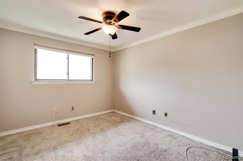 24705 Colonial Drive, Woodhaven, MI 48183 — Photo 39