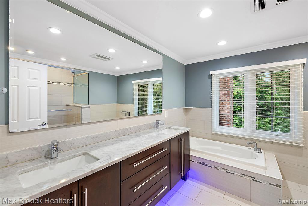 4696 PIER Court, Troy, MI 48098 — Photo 26