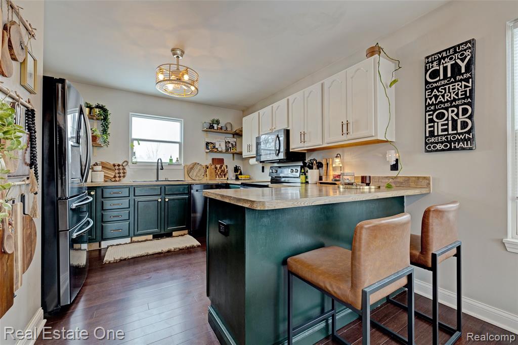 10147 Erie Street, Goodrich Vlg, MI — Photo 11