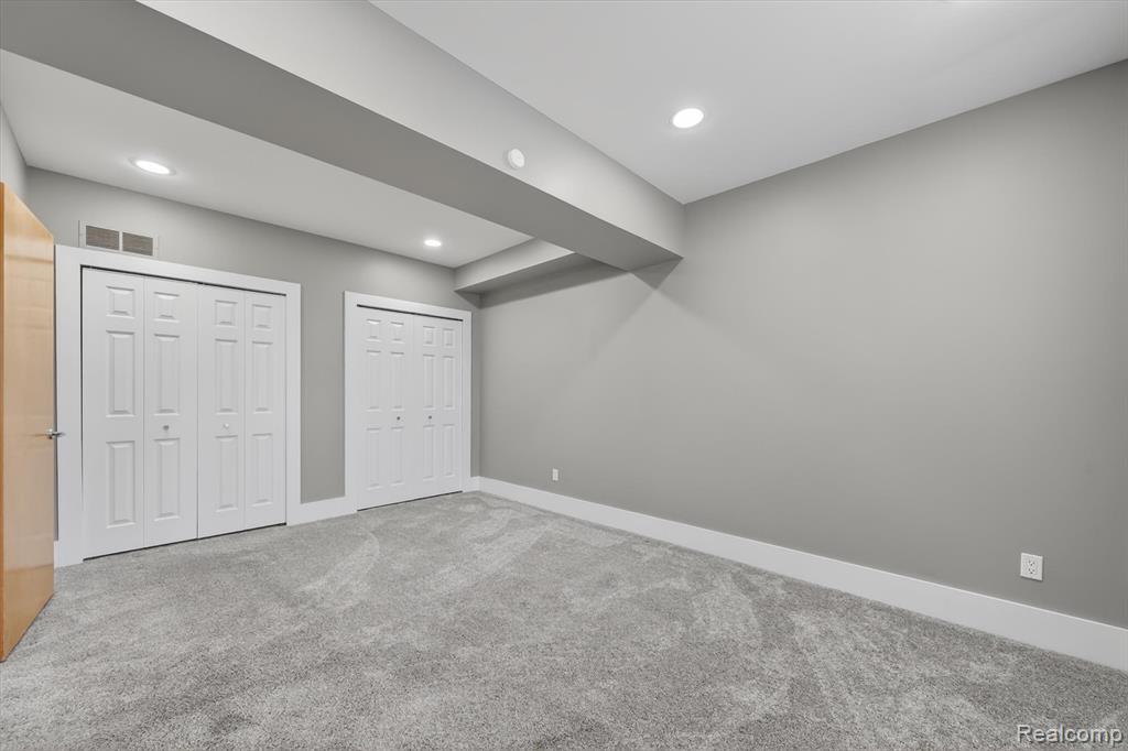 4176 Oak Tree Circle, Rochester, MI 48306 — Photo 35