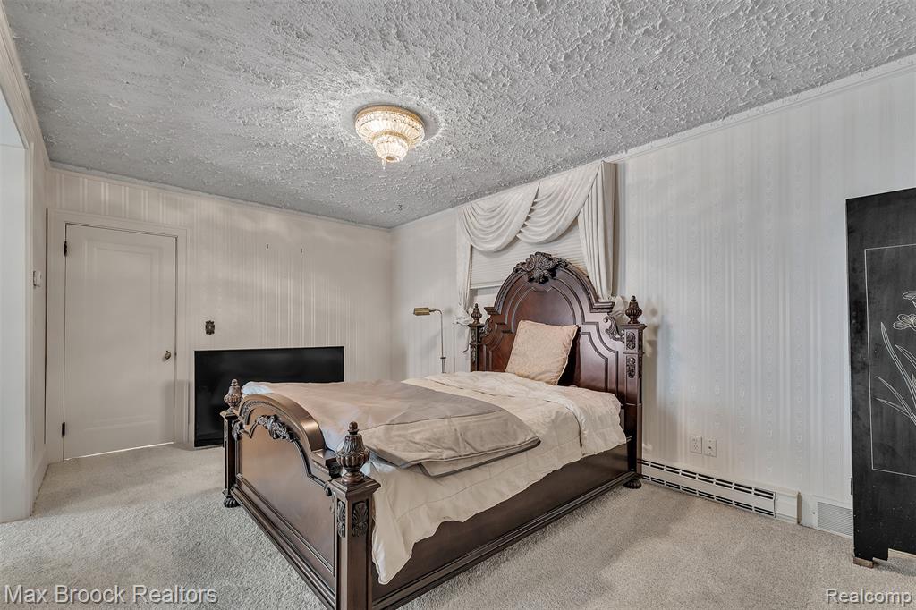 23009 Maple Avenue, Farmington, MI 48336 — Photo 44