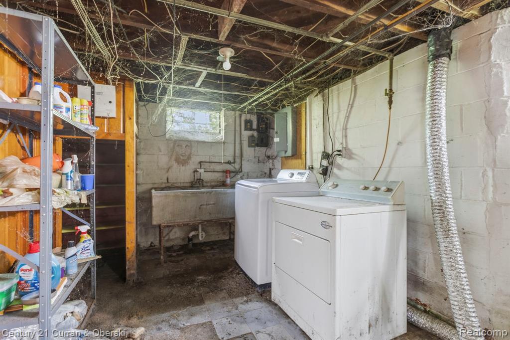 6427 ARTESIAN Street, Detroit, MI 48228 — Photo 33