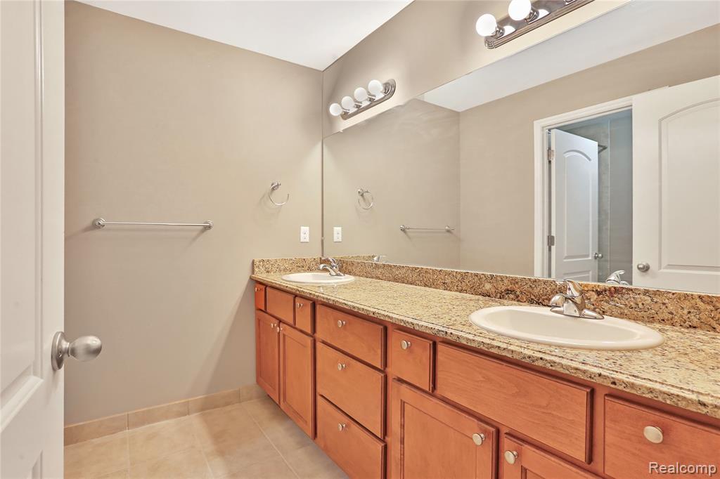 52142 Pawnee Drive, Macomb, MI 48042 — Photo 20