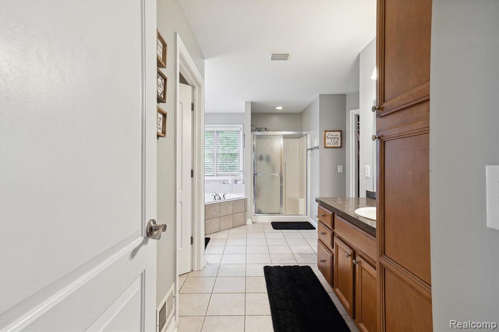 4198 OAK Street, Grand Blanc, MI 48439 — Photo 23
