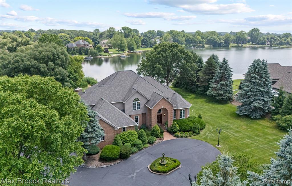 519 Hawksmoore Drive, Clarkston, MI 48348 — Photo 2