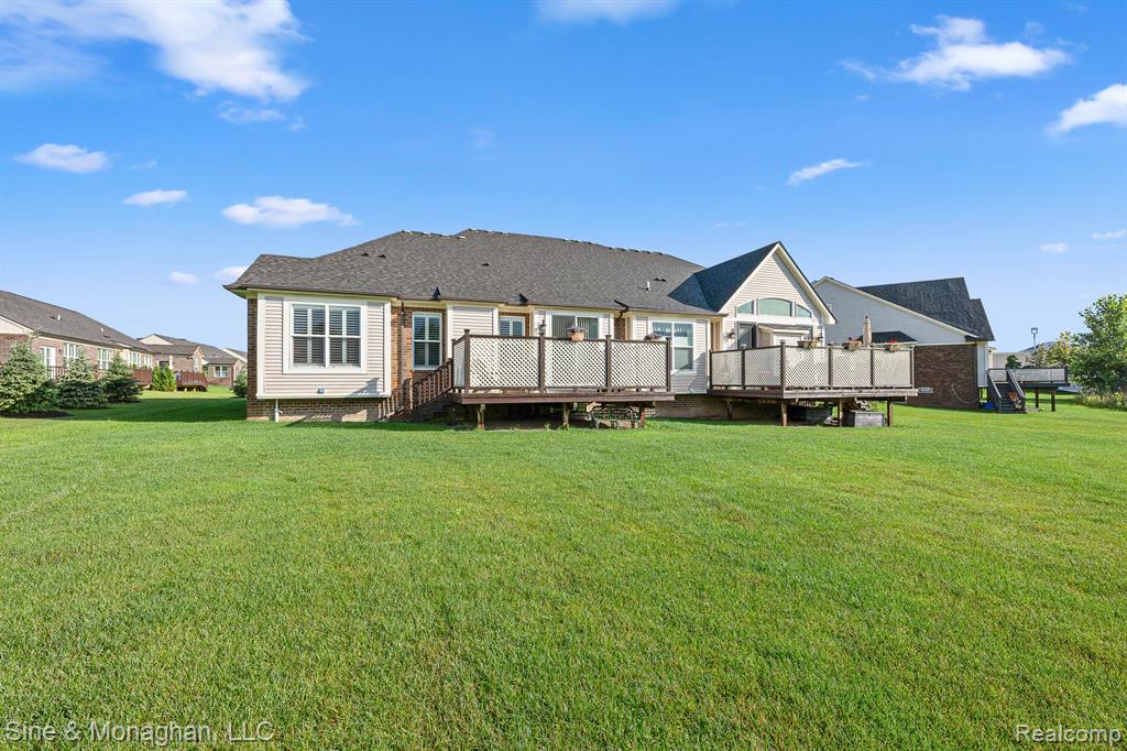 40450 JUNIPER Court, Clinton Twp, MI 48036 — Photo 32