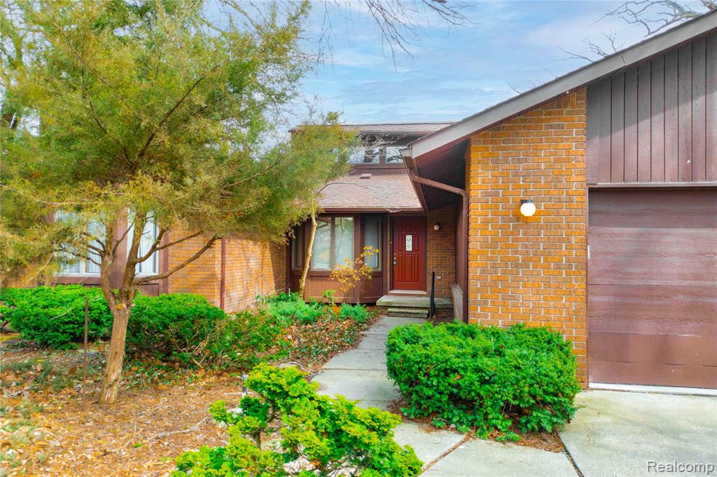 27981 Elba Road, Grosse Ile, MI 48138 — Photo 2
