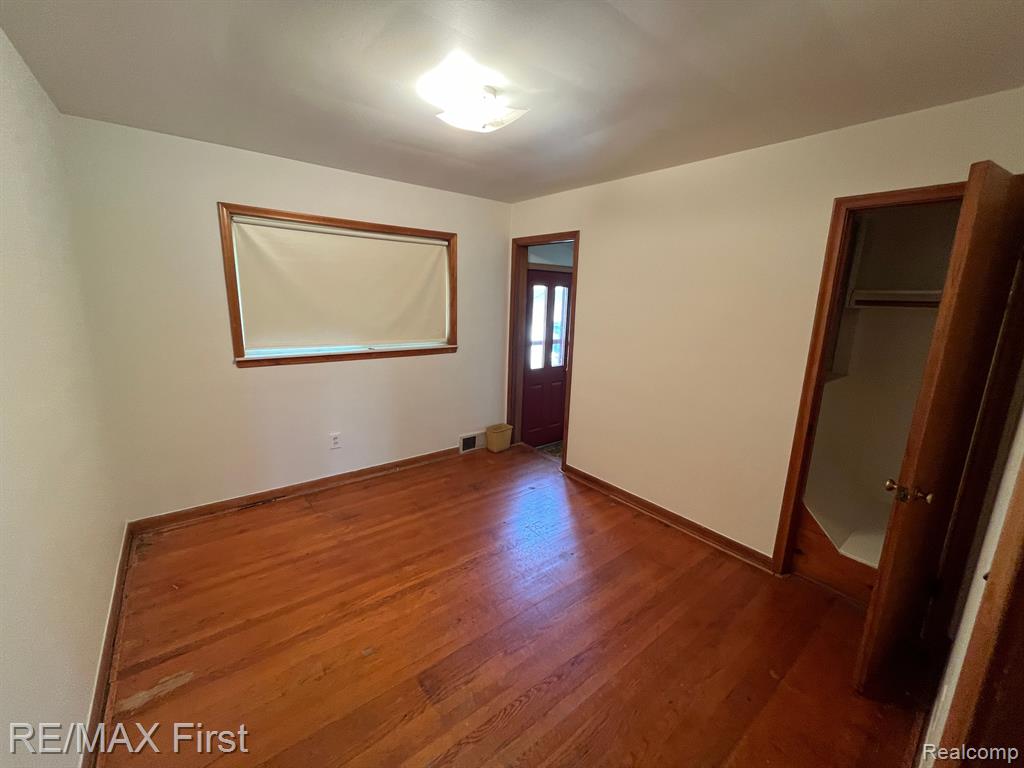 5239 E 13 MILE Road, Warren, MI 48092 — Photo 9