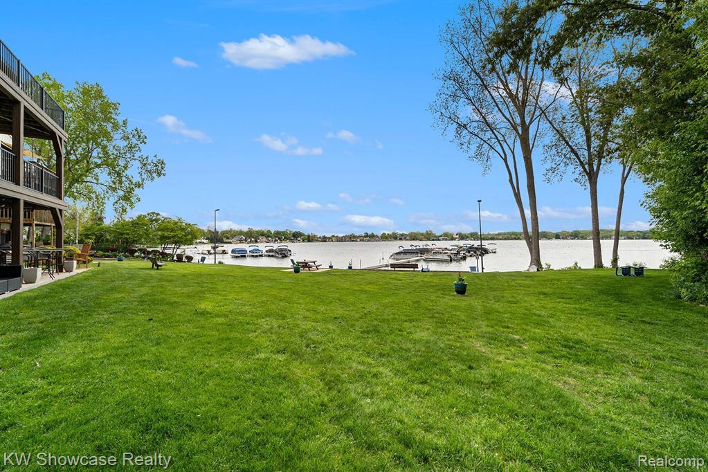 895 S PONTIAC Trail, C206, Walled Lake, MI 48390 — Photo 20