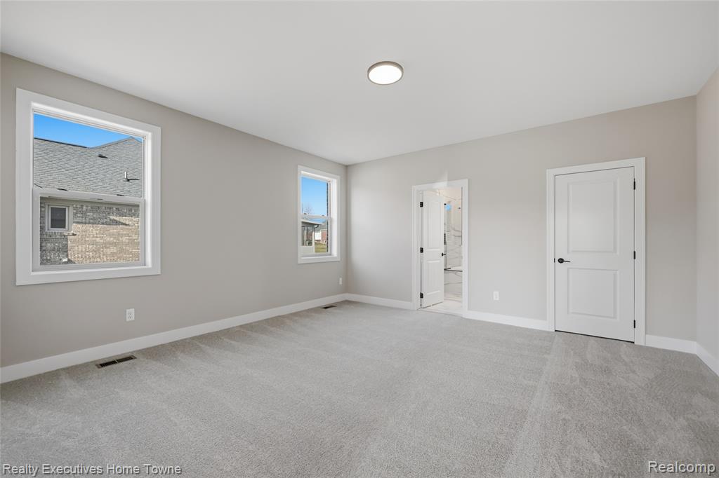 35701 Strongford Drive, New Baltimore, MI, 48047