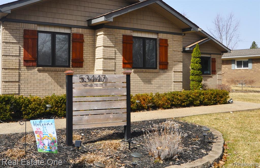 53447 GARLAND Drive, Macomb, MI 48316 — Photo 2