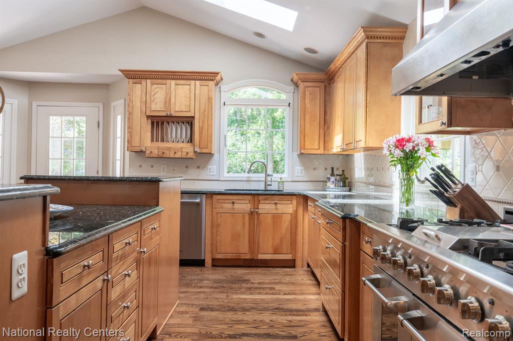 31467 Old Cannon Road, Beverly Hills, MI 48025 — Photo 10