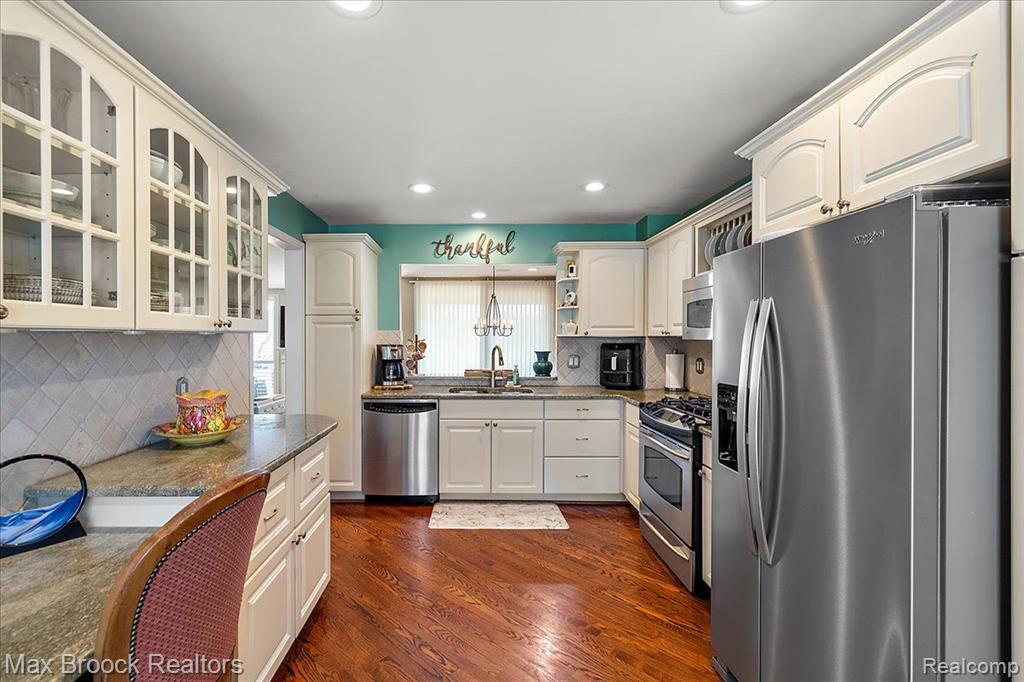 892 TARTAN Trail, Bloomfield Hills, MI 48304 — Photo 14