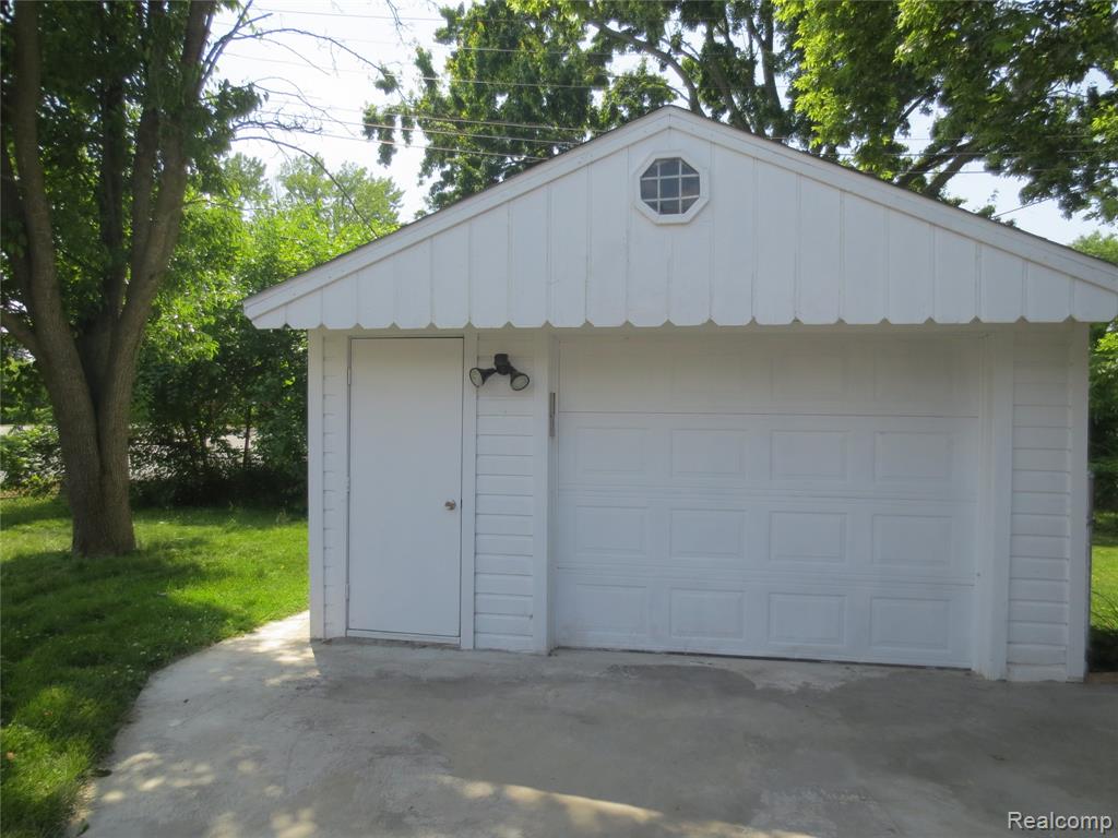 9535 Dixie, Redford, MI 48239 — Photo 40