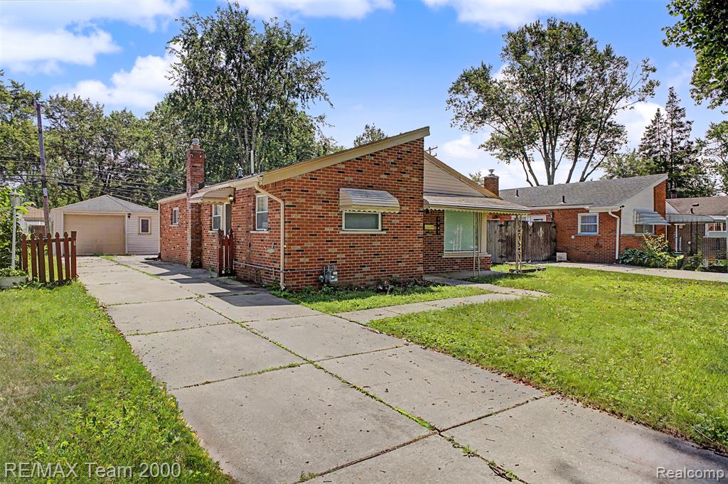 4947 Roosevelt Boulevard, Dearborn Heights, MI 48125 — Photo 2