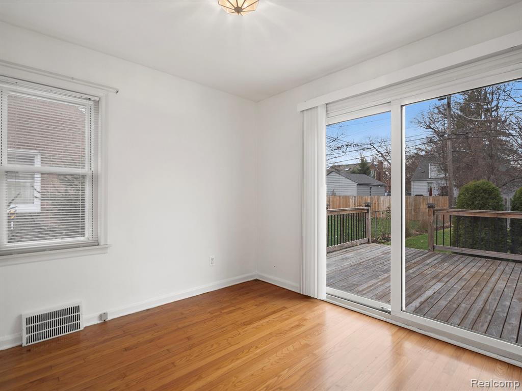 829 N REMBRANDT Avenue, Royal Oak, MI 48067 — Photo 10