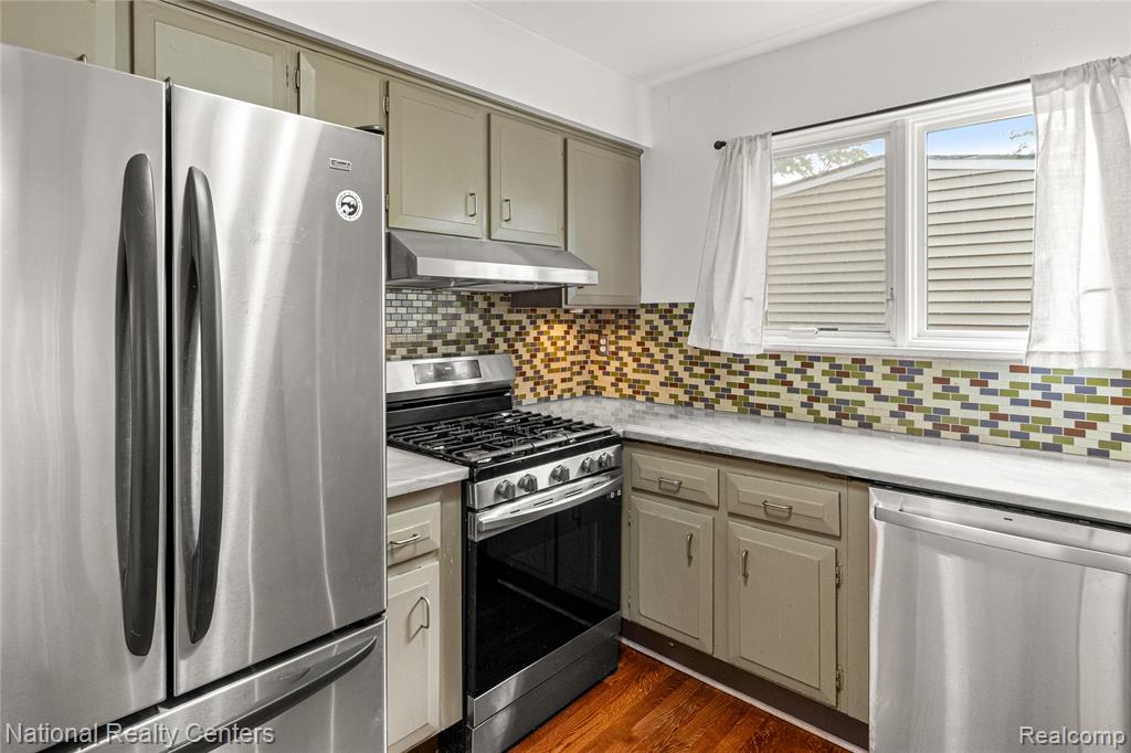 4303 Auburn Drive, Royal Oak, MI 48073 — Photo 9