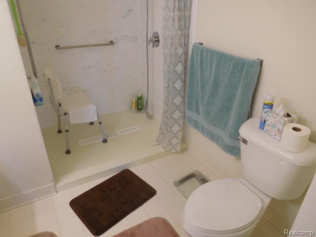 4116 April Lane, 24, Sterling Heights, MI 48310 — Photo 33