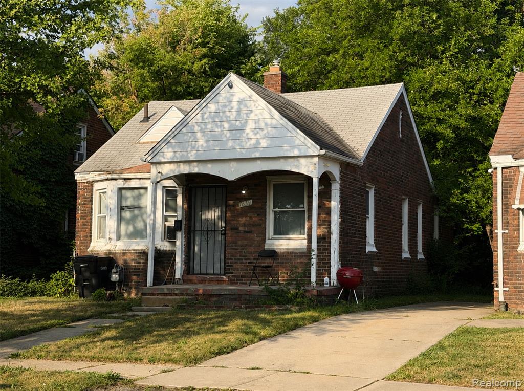 9639 Mettetal Street, Detroit, MI 48227