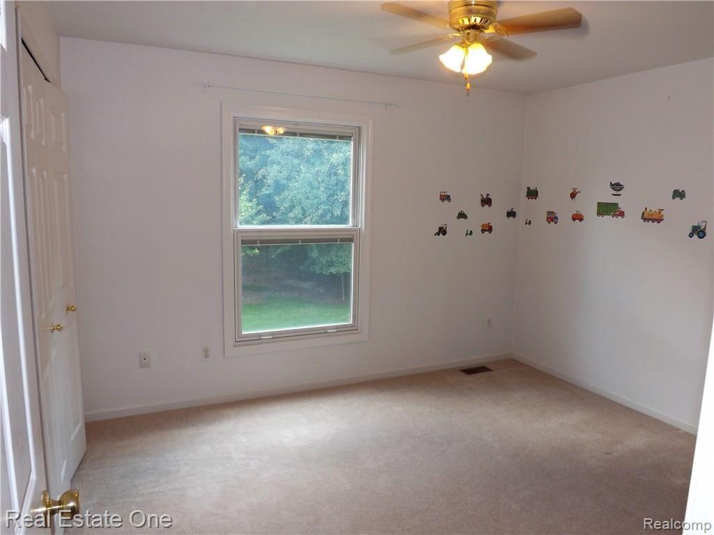 4066 COVENTRY Drive, Rochester Hills, MI 48326 — Photo 29
