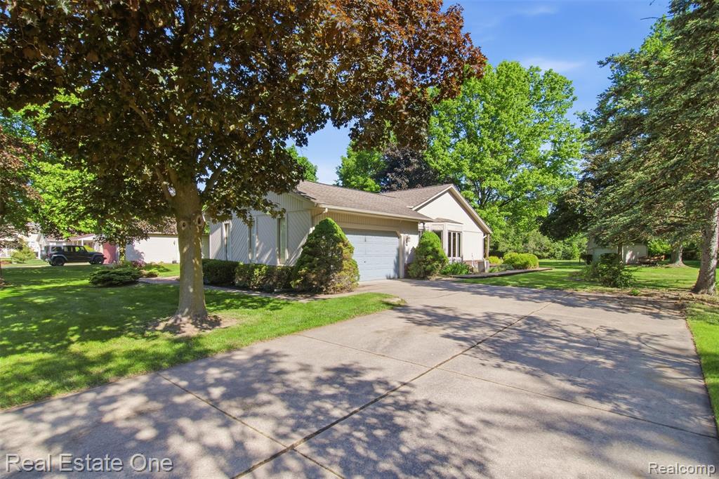 4425 Gardner Street, Sterling Heights, MI 48310 — Photo 3