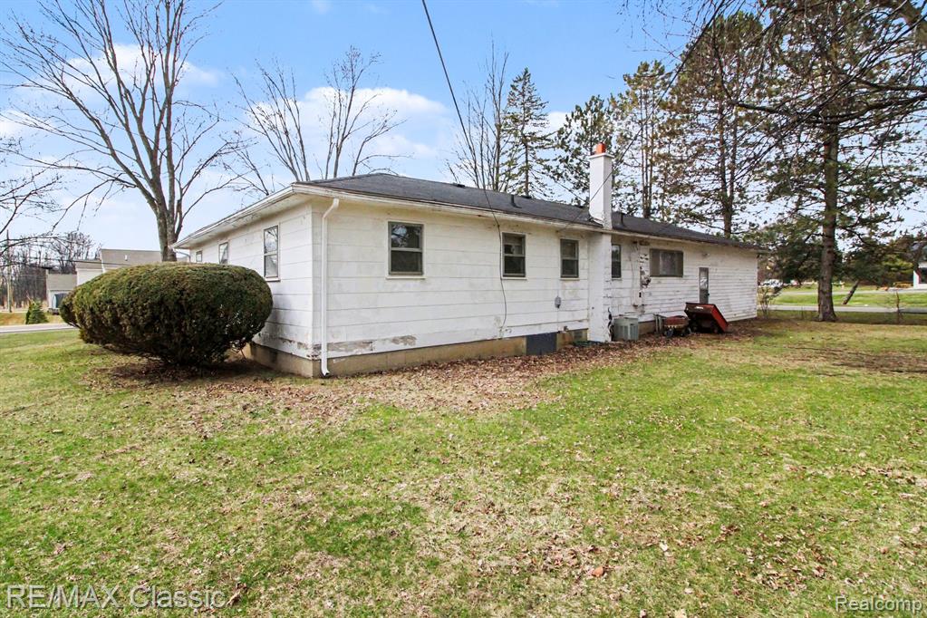 1076 Benstein Road, Commerce Twp, MI 48390 — Photo 26
