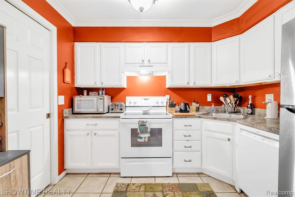 51118 Courtyard Drive, Chesterfield, MI 48047 — Photo 15