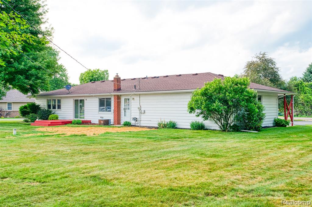 6767 Sharpe Road, Fowlerville, MI 48836 — Photo 27