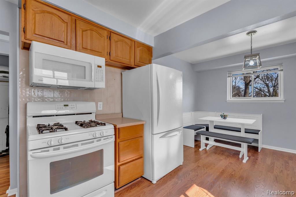 425 CLEVELAND Avenue, Lincoln Park, MI 48146 — Photo 11