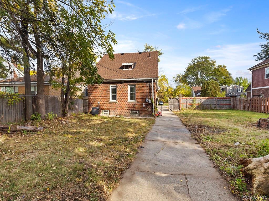 6801 RUTLAND Street, Detroit, MI 48228 — Photo 38
