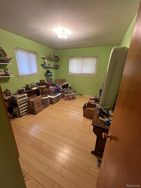 580 COLEBROOK Drive, Troy, MI 48083 — Photo 12
