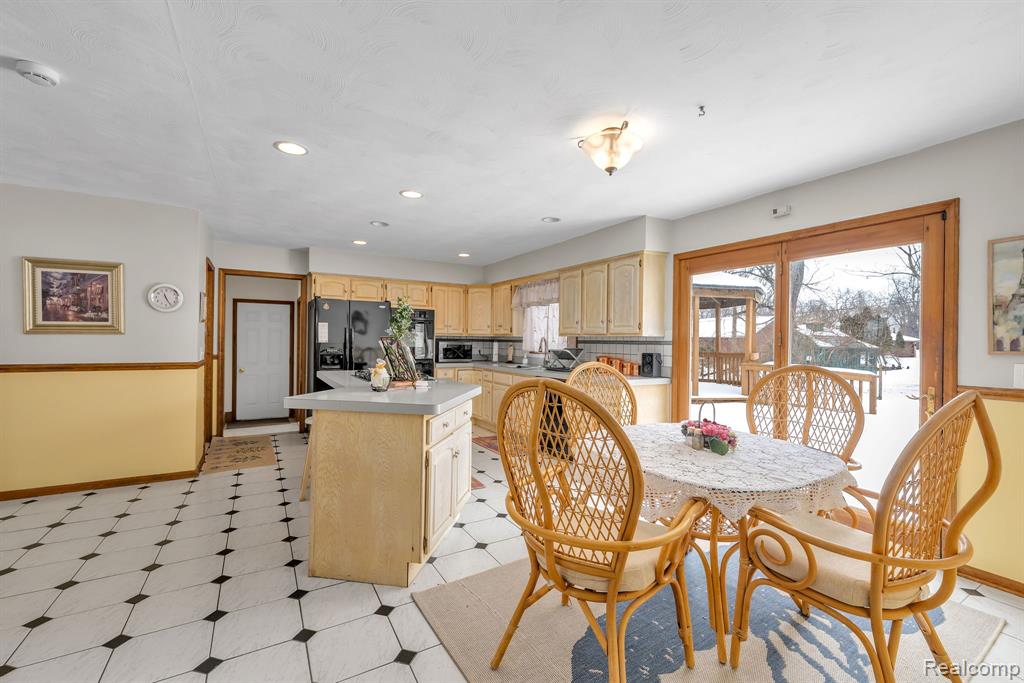 8121 Saint James Drive, Grosse Ile, MI 48138 — Photo 16