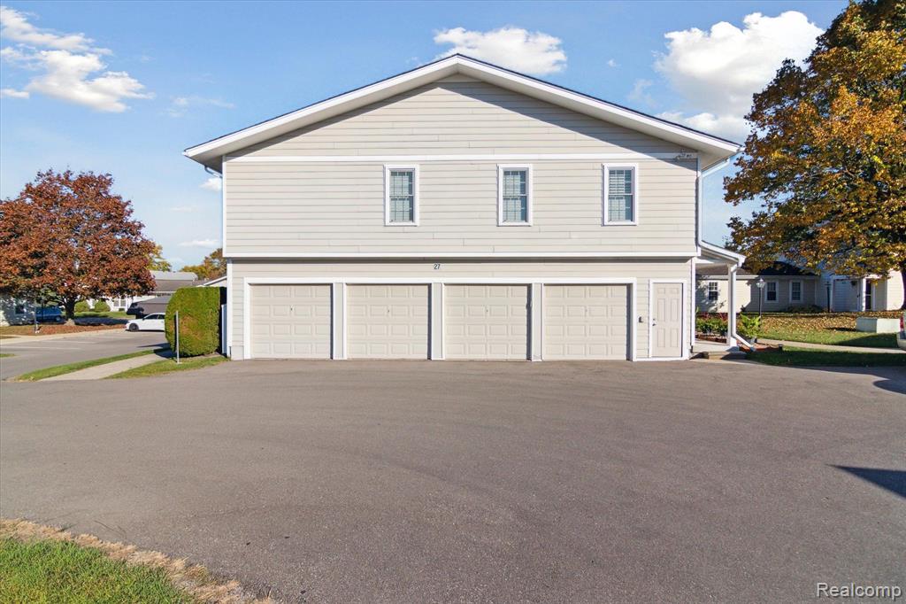 39852 VILLAGE WOOD Circle, Novi, MI — Photo 25