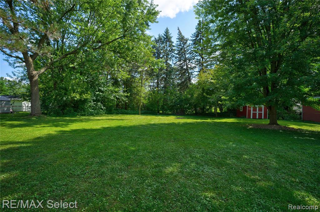 6030 Sun Valley Drive, Grand Blanc, MI 48439 — Photo 5