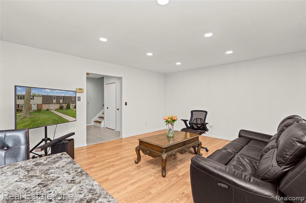 959 Kirts Boulevard, Troy, MI 48084 — Photo 10