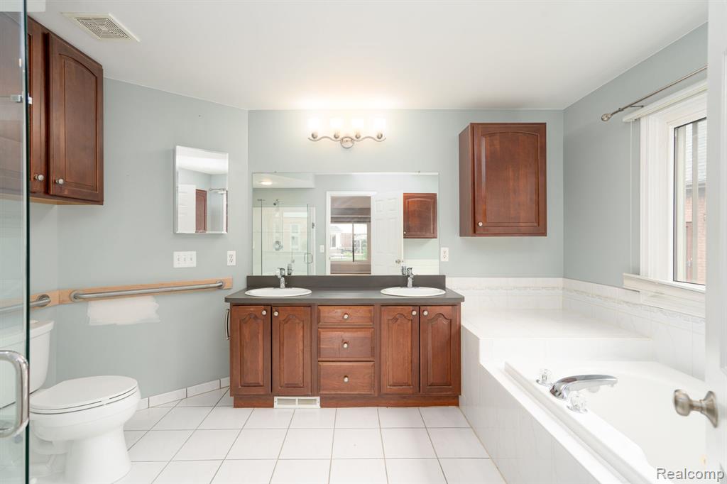 47248 Malburg Way Drive, Macomb, MI 48044 — Photo 37