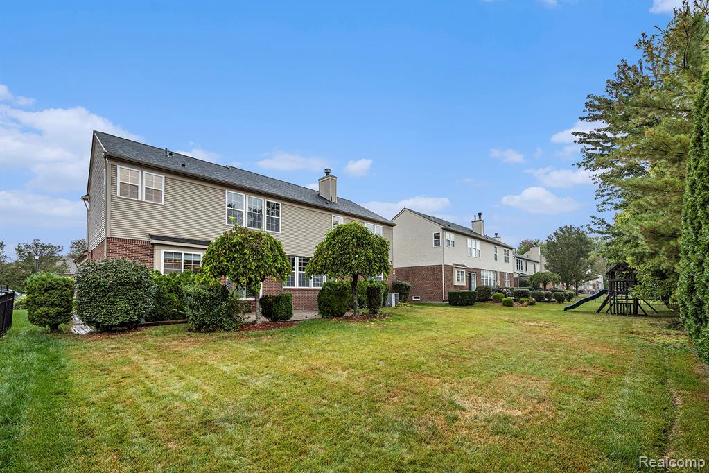 49620 Dunhill Drive, Macomb, MI 48044 — Photo 41