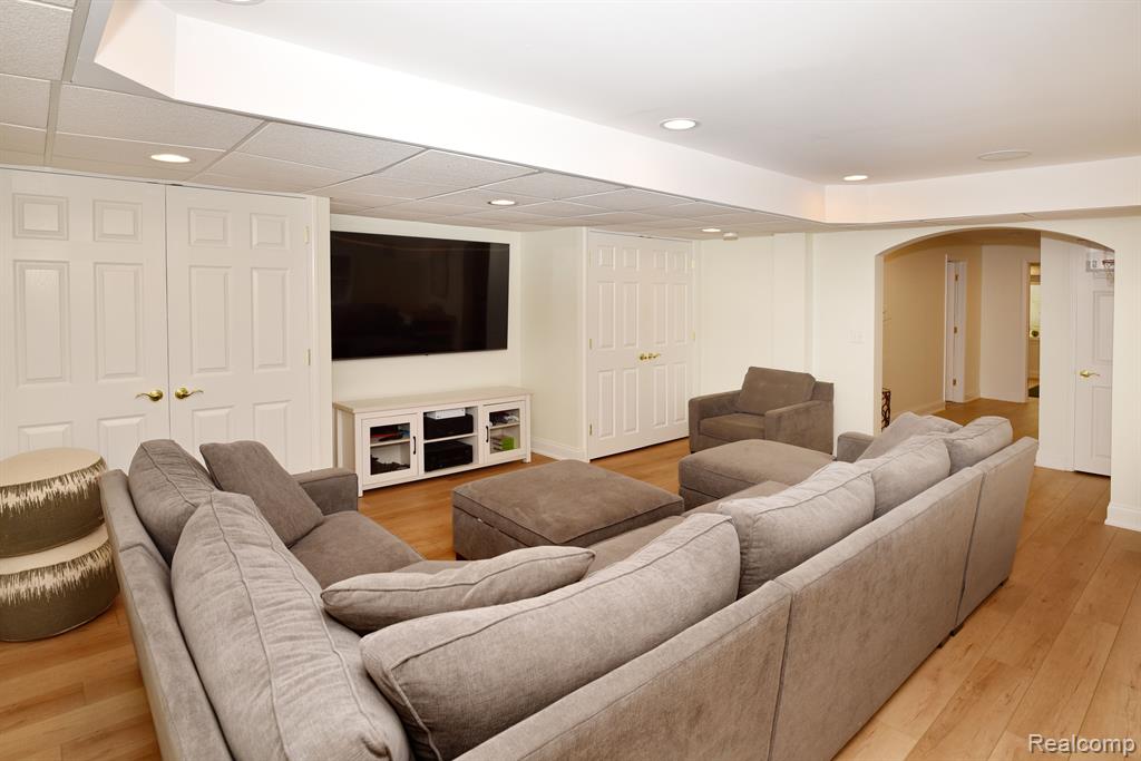 8284 BROOKSTONE Lane, Clarkston, MI 48348 — Photo 31