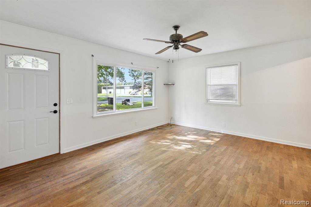 801 JACKSON Street, Eaton Rapids, MI 48827 — Photo 9