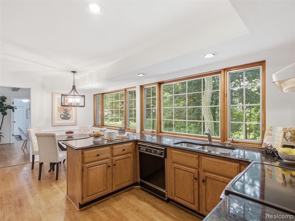 4367 Yorktown Drive, West Bloomfield, MI 48323 — Photo 23