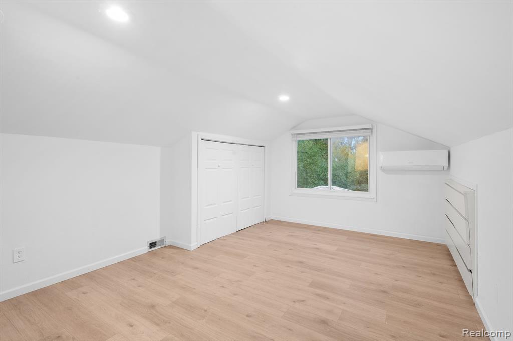 6551 Mayburn Street, Dearborn Heights, MI 48127 — Photo 37