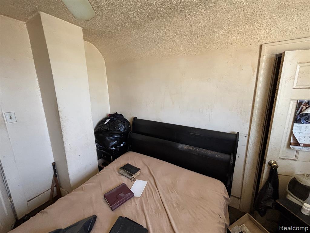 5572 CADILLAC Avenue, Detroit, MI 48213 — Photo 12