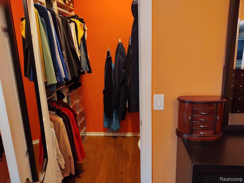 1432 Pond View Court, Wixom, MI 48393 — Photo 11