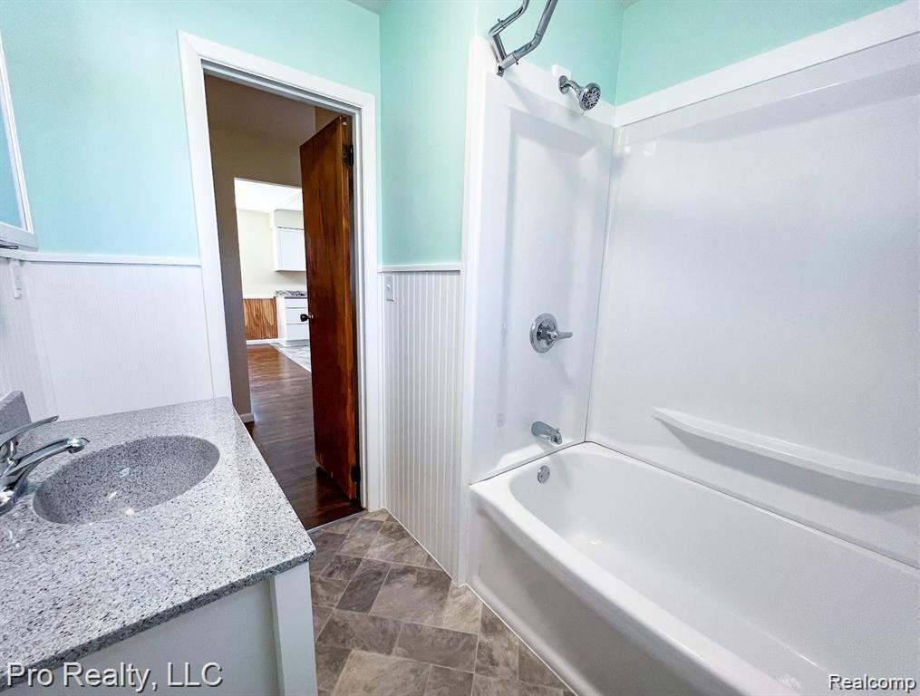 509 CREST Lane, Jonesville, MI 49250 — Photo 10