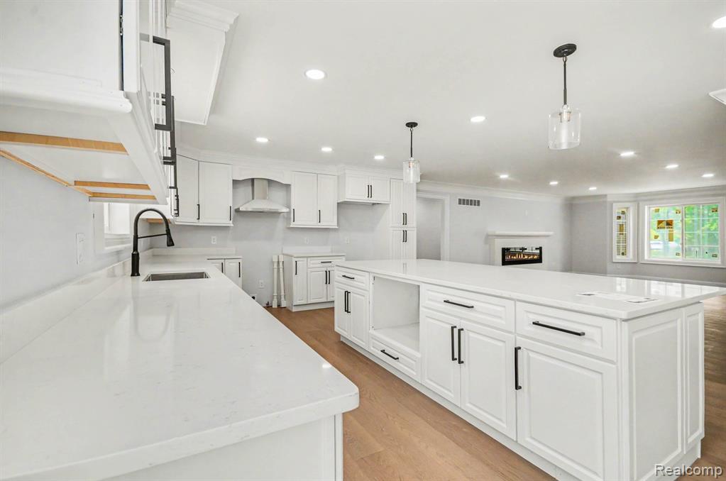 56350 Willow Creek Boulevard, Utica, MI 48316 — Photo 13