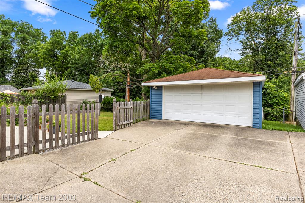 7396 N Charlesworth Street, Dearborn Heights, MI 48127 — Photo 32