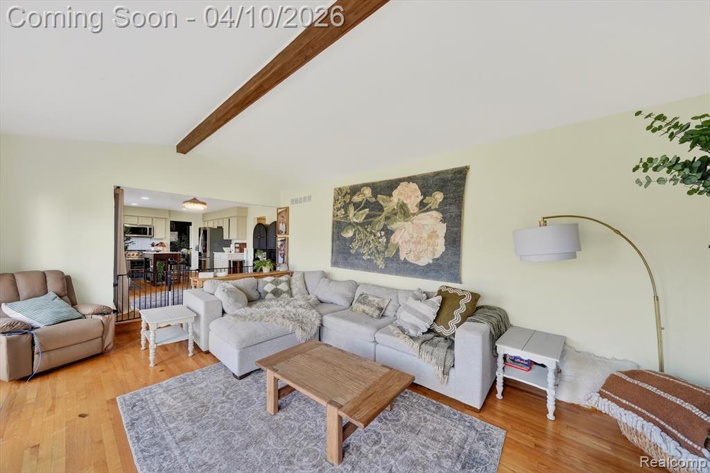 255 Round Tree Drive, Lake Orion, MI — Photo 9