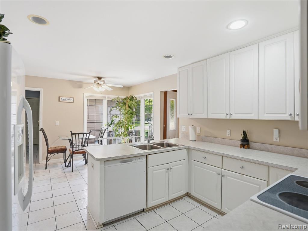52088 Southview Ridge, Macomb, MI 48042 — Photo 24